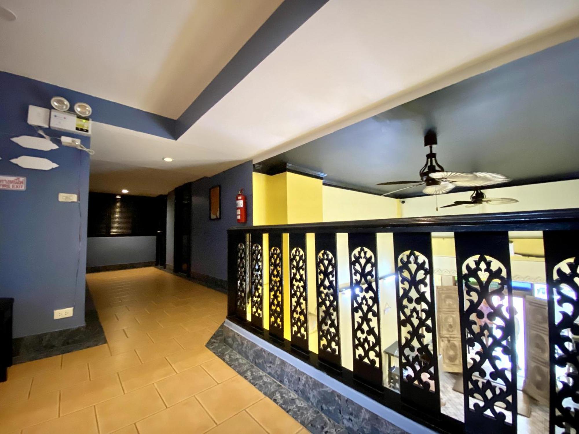 Beachwalk Minotel Patong Екстер'єр фото