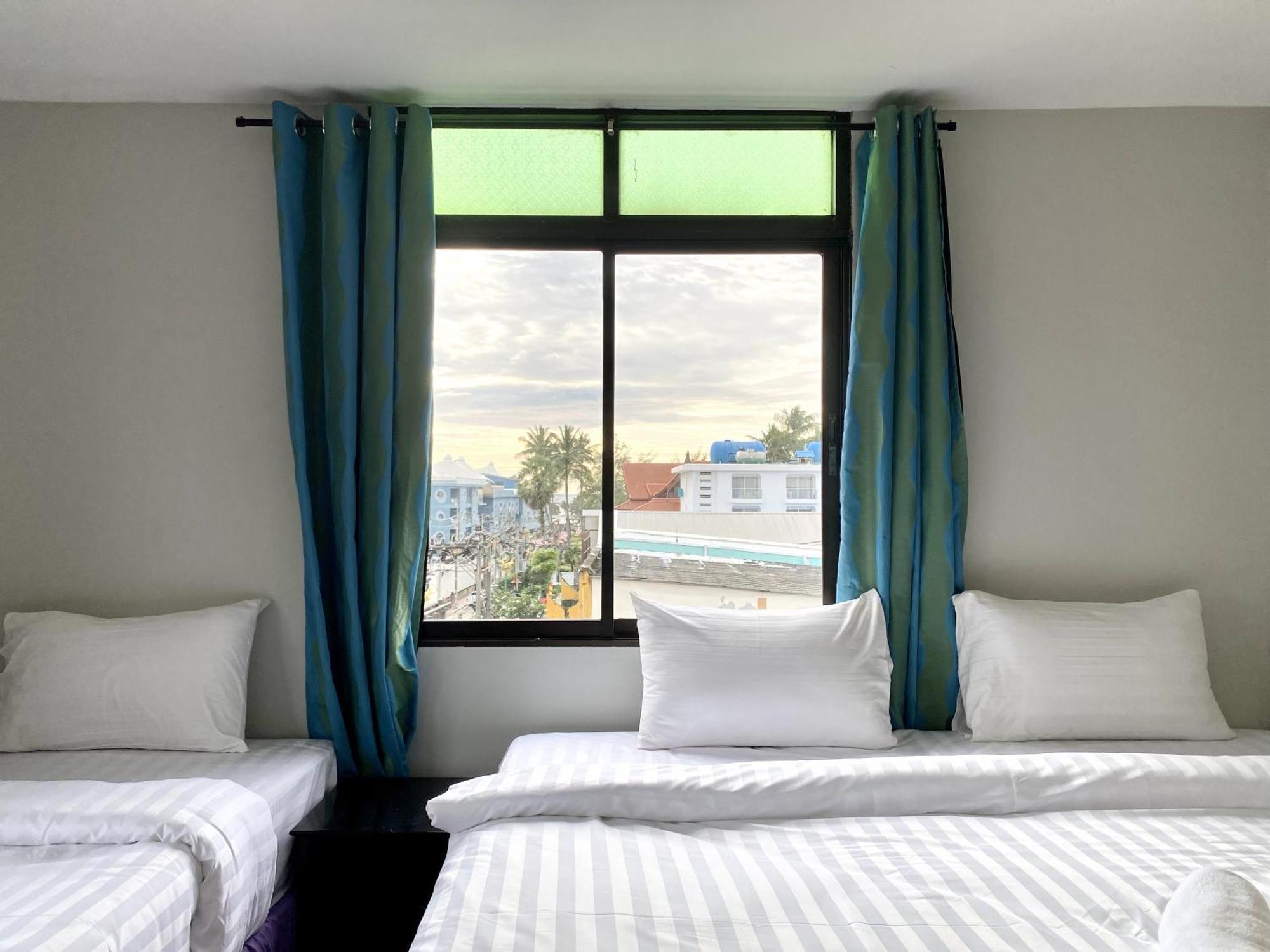 Beachwalk Minotel Patong Екстер'єр фото