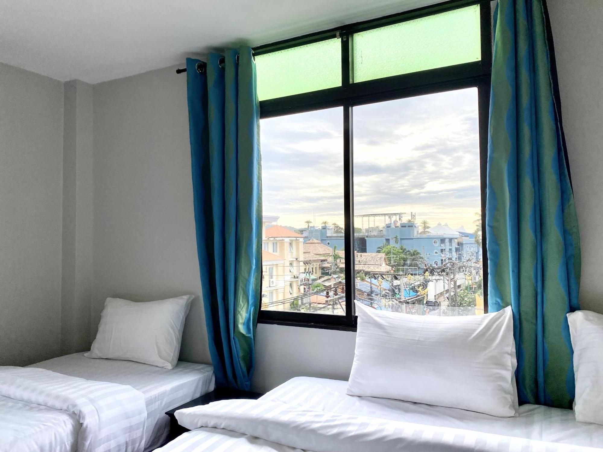 Beachwalk Minotel Patong Екстер'єр фото
