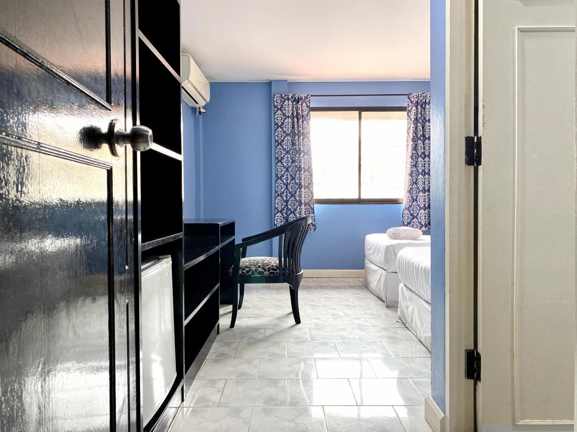 Beachwalk Minotel Patong Екстер'єр фото