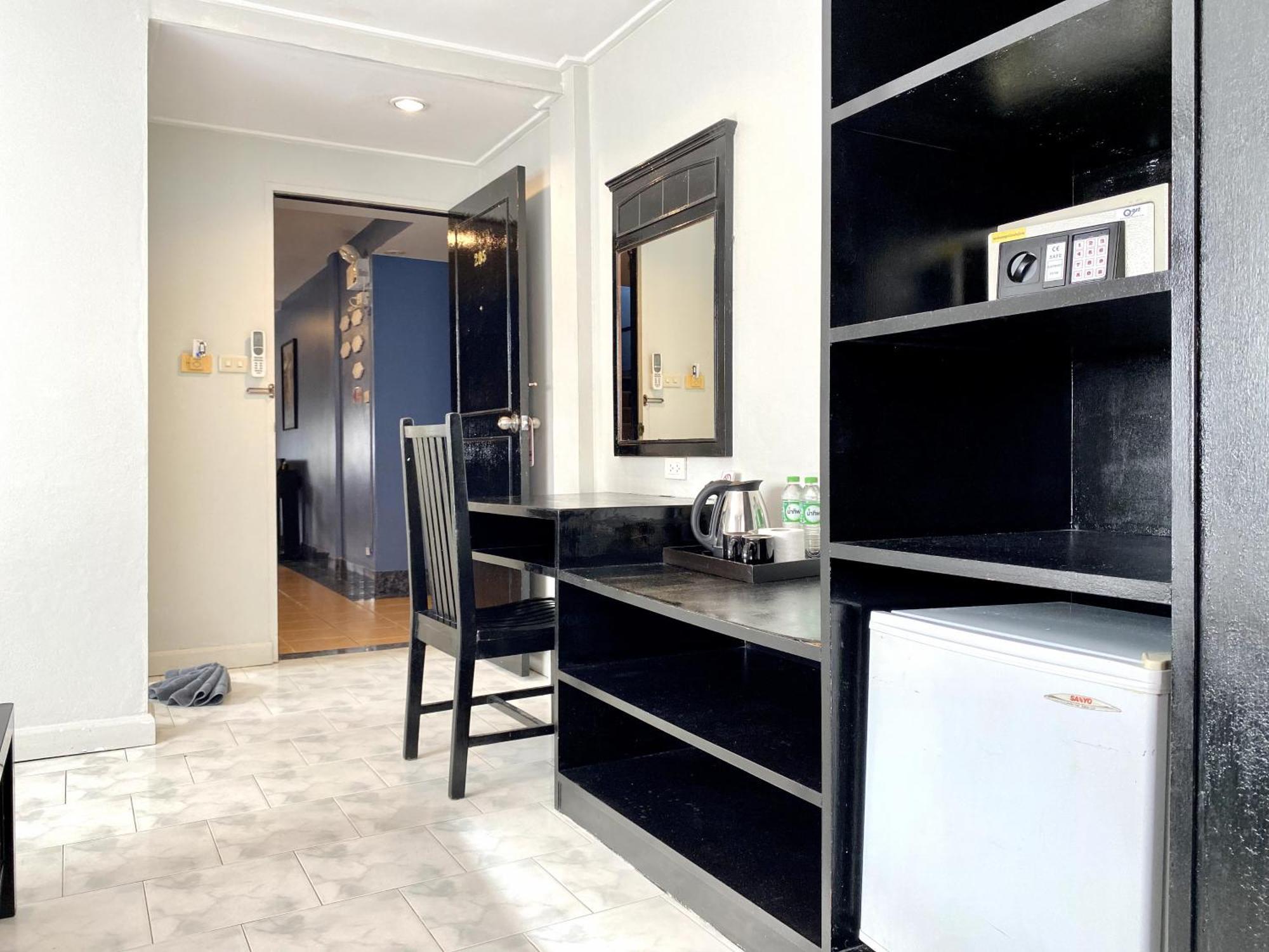 Beachwalk Minotel Patong Екстер'єр фото