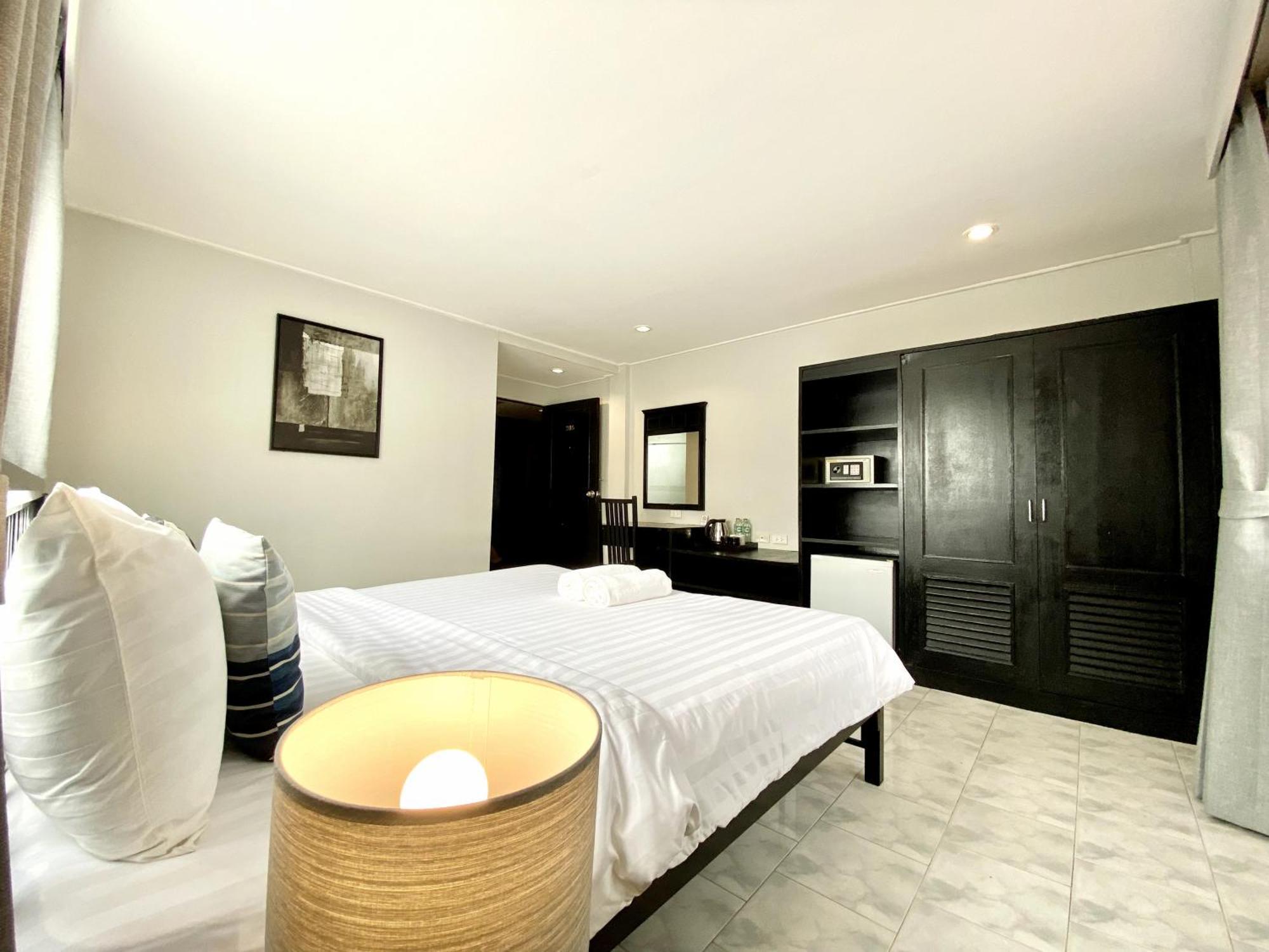 Beachwalk Minotel Patong Екстер'єр фото