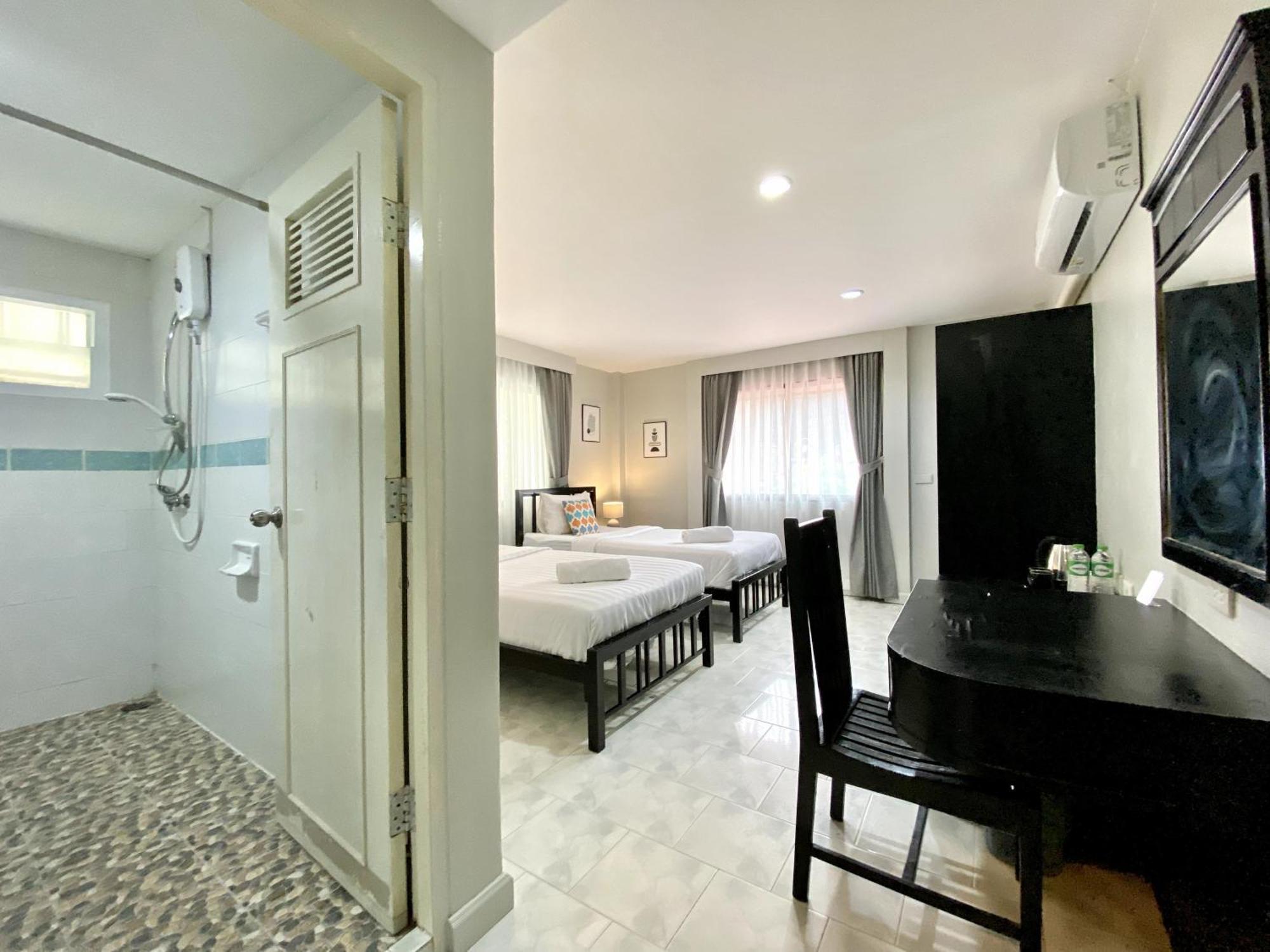 Beachwalk Minotel Patong Екстер'єр фото