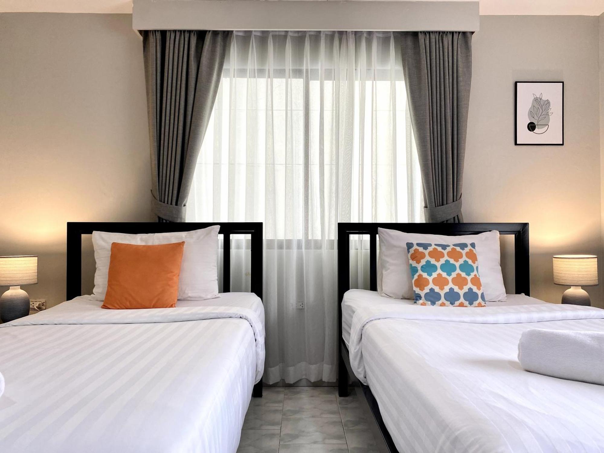 Beachwalk Minotel Patong Екстер'єр фото