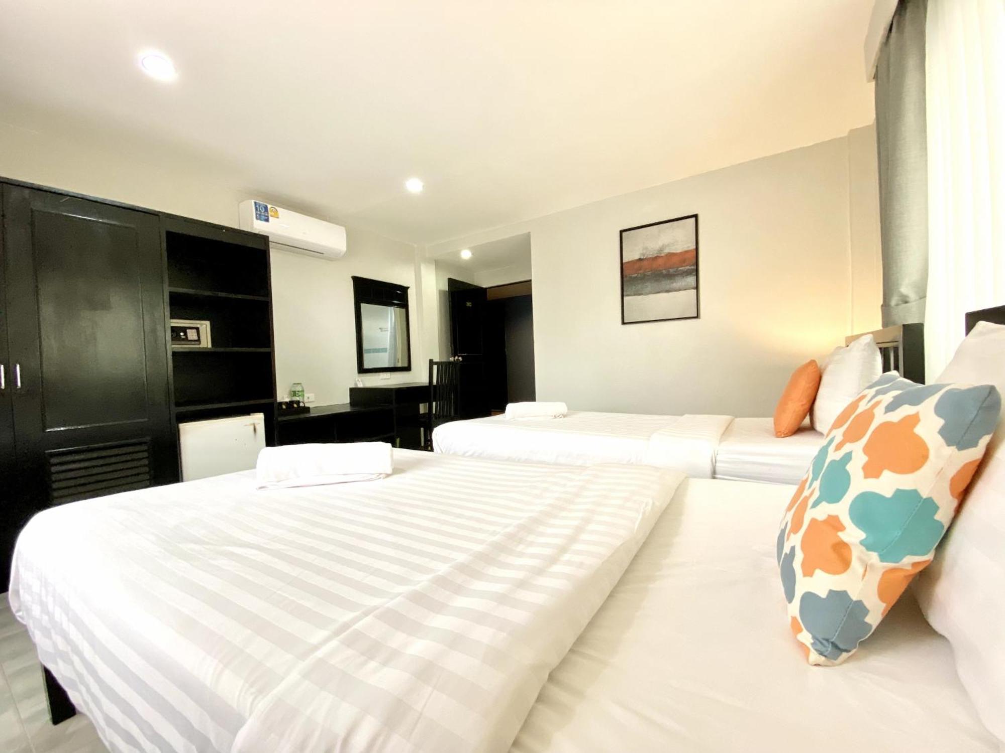 Beachwalk Minotel Patong Екстер'єр фото