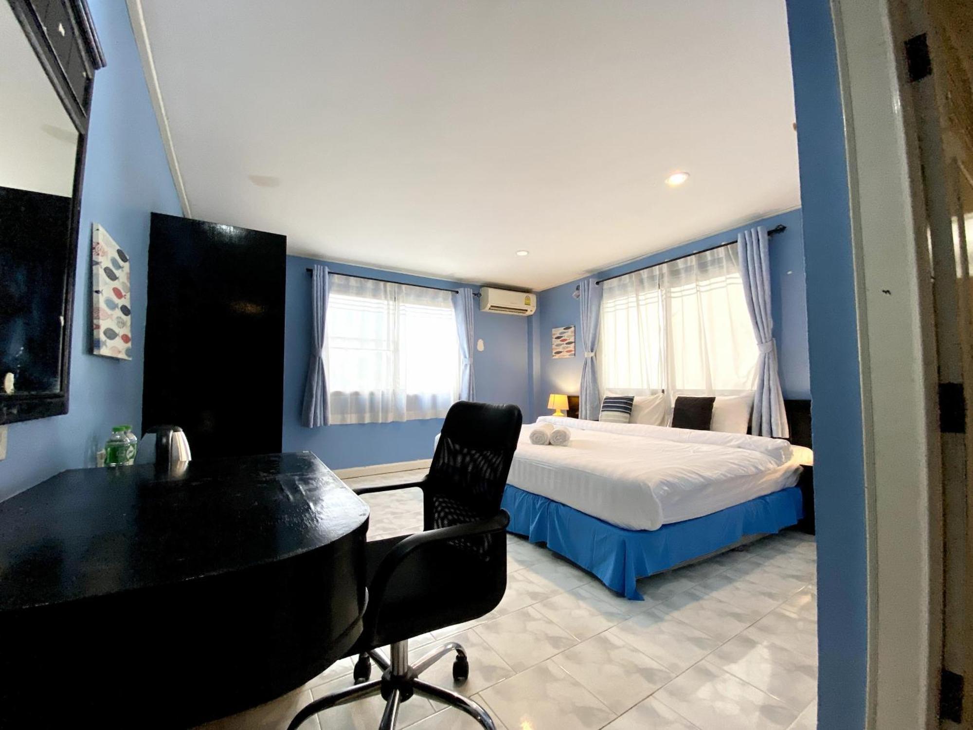 Beachwalk Minotel Patong Екстер'єр фото